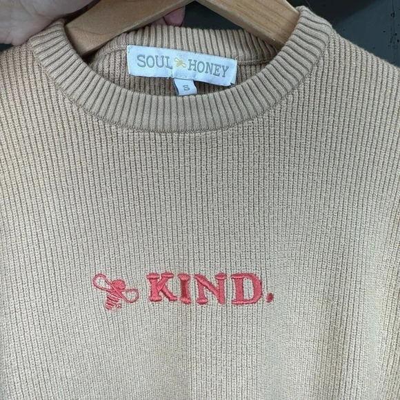Soul Honey‎ S Bee Kind tan embroidered crew neck sweater - Picture 4 of 4